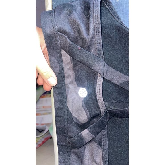 sports bra - Picture 3 of 4